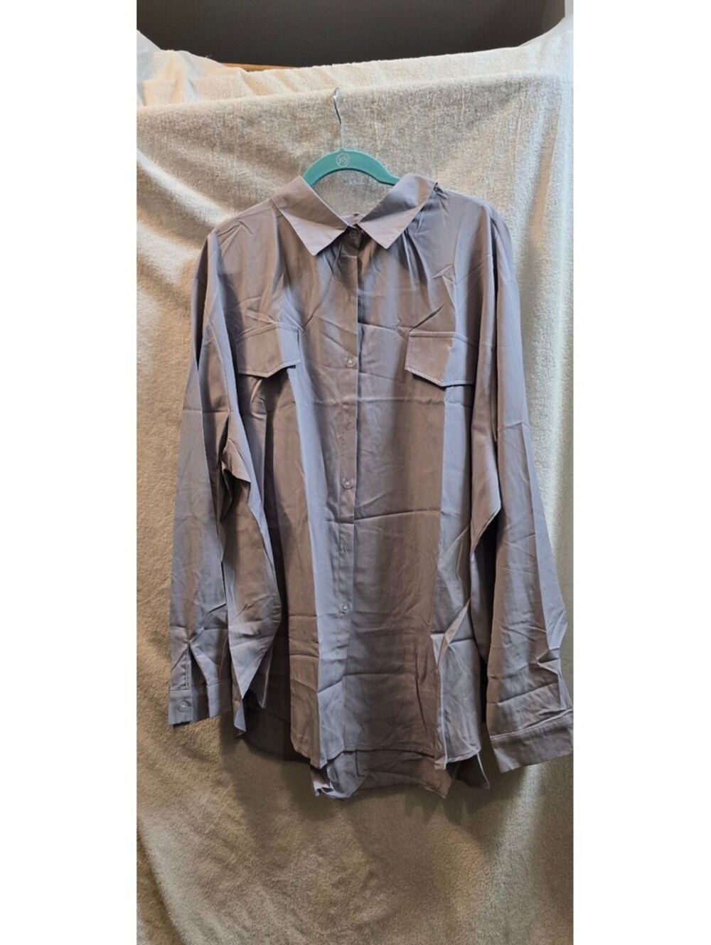 WOMENS 28/30 Light Gray Long Sleeve Button-Up Shirt with Chest Pockets